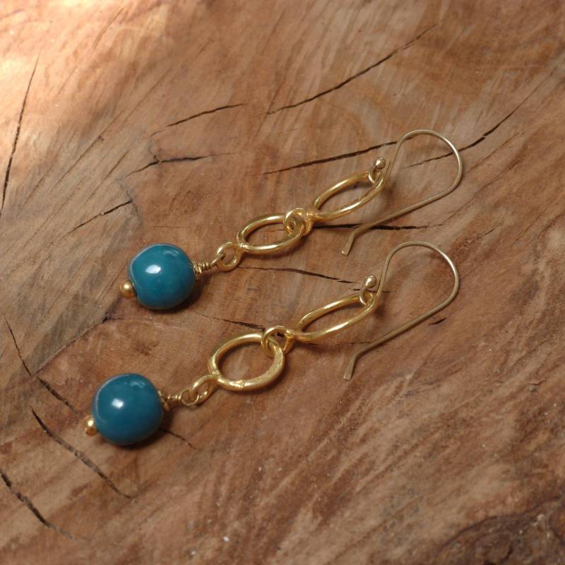 Grünes Recyceltes Glas, Gold Creolen Handgefertigt in Bali, Fair Trade Ohrringe Grünes Recyceltes Glas, Gold Creolen Handgefertigt in Bali, Fair Trade Ohrringe von Mineraliaboutique