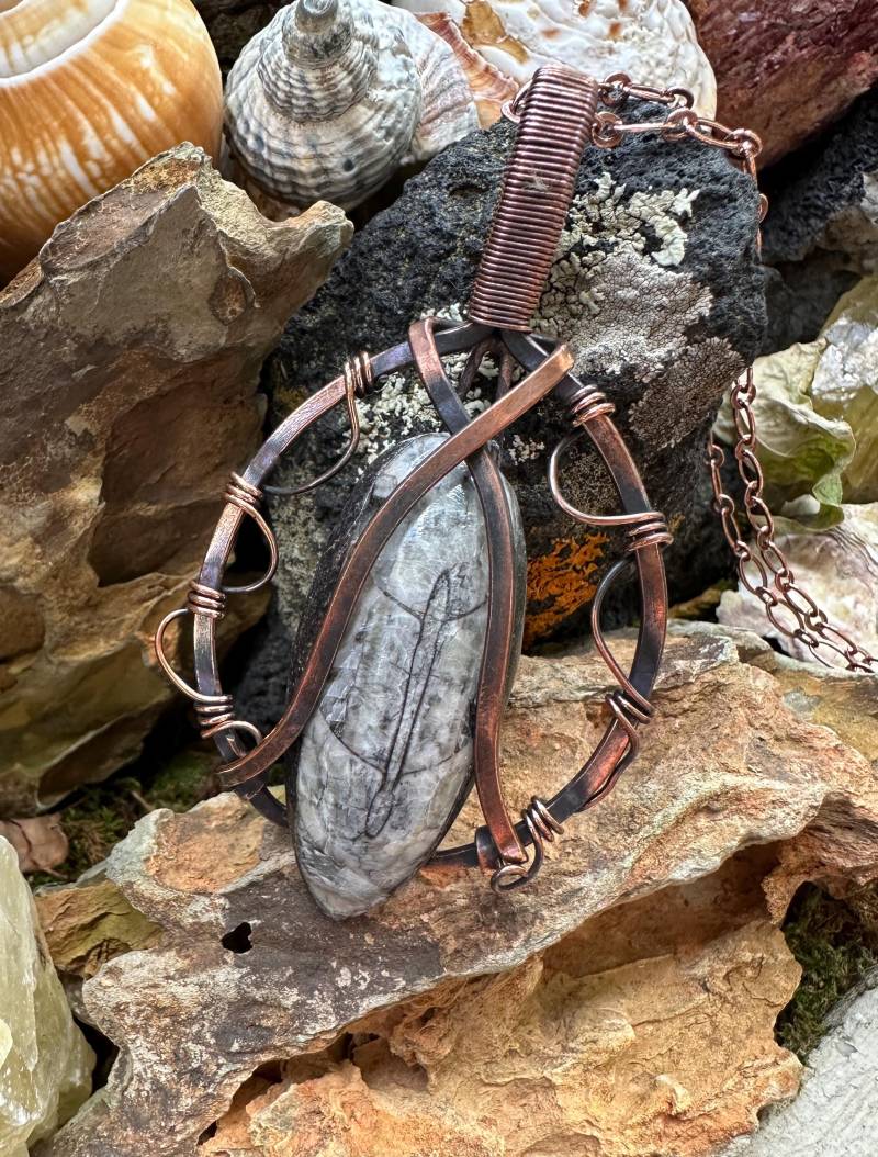 Premium Fossilien Fossil Anhänger/Kristall Edelstein Mineralien Heilstein Kupfer Makramee Draht Schmuck Mit Kette Fossils Crystals von MineralienVitrine2
