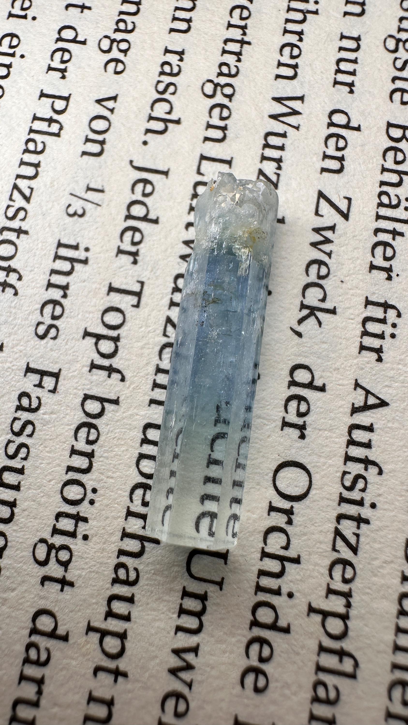 Seltener Gebohrter Aquamarin Beryll Kristall Anhänger Aus Namibia Mit Regenbögen/Edelstein Mineralien Heilstein Schmuck von MineralienVitrine2