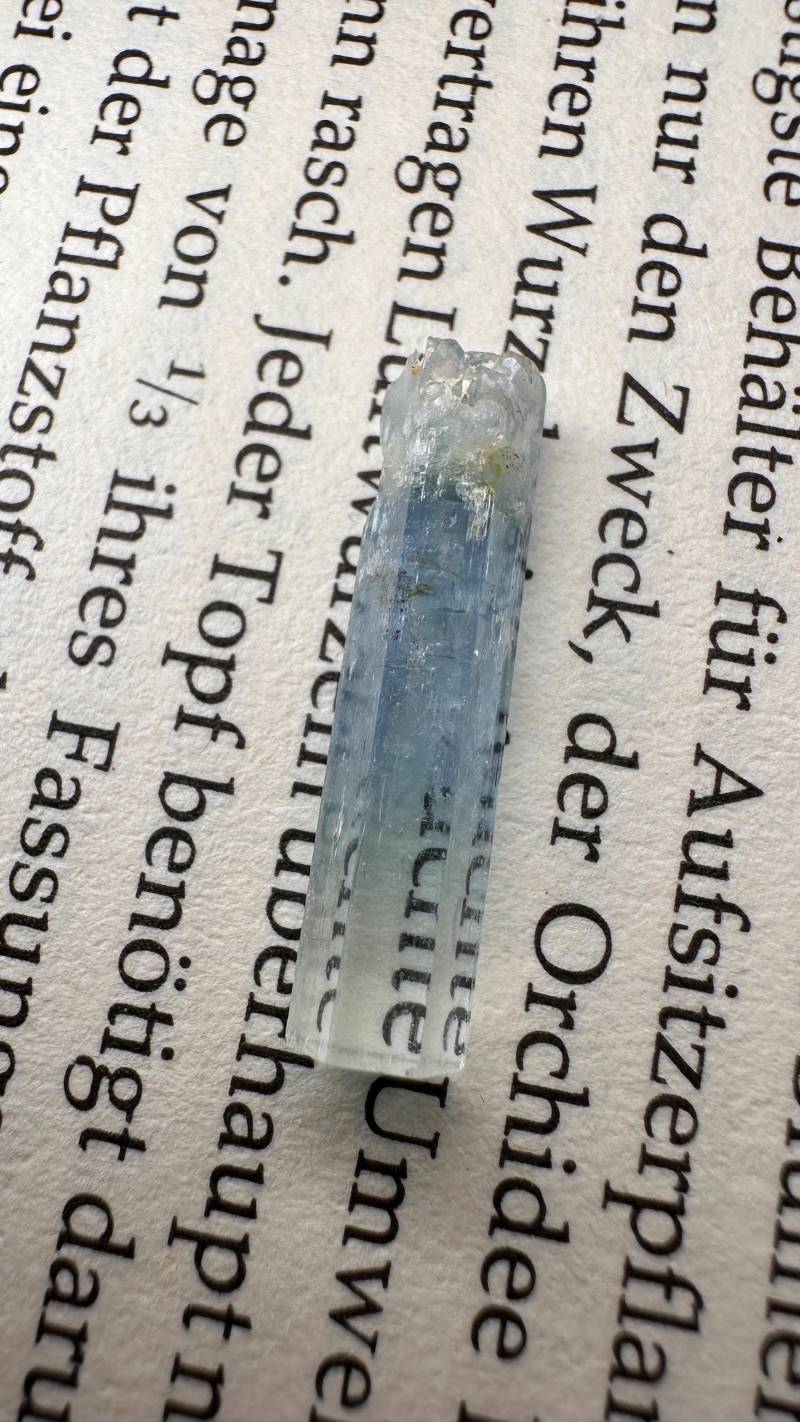 Seltener Gebohrter Aquamarin Beryll Kristall Anhänger Aus Namibia Mit Regenbögen/Edelstein Mineralien Heilstein Schmuck von MineralienVitrine2