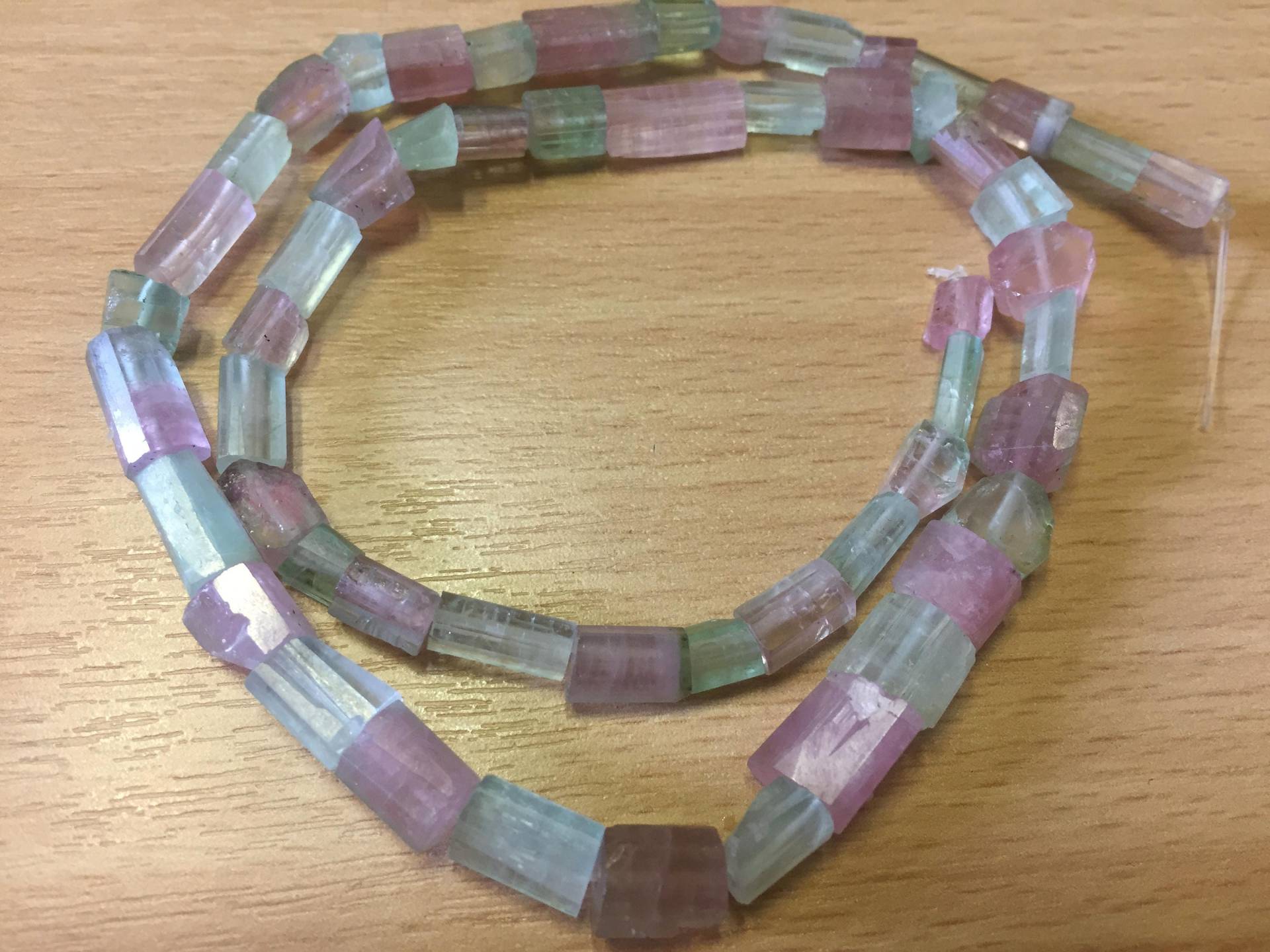 105 Ct Atemberaubende Bicolor Turmalin Cyrystalized Perlen Strang Afghanistan 105 Ct Atemberaubende Bicolor Turmalin Cyrystalized Perlen Strang Afghanistan von Mines2Markets