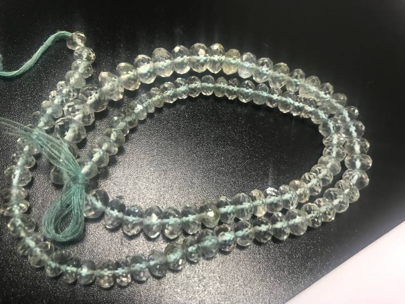 16 "100 Apsteine Natürliches Aquamarin-Halbkostgemälde Facettierte Perlen 16 "100 Apsteine Natürliches Aquamarin-Halbkostgemälde Facettierte Perlen von Mines2Markets