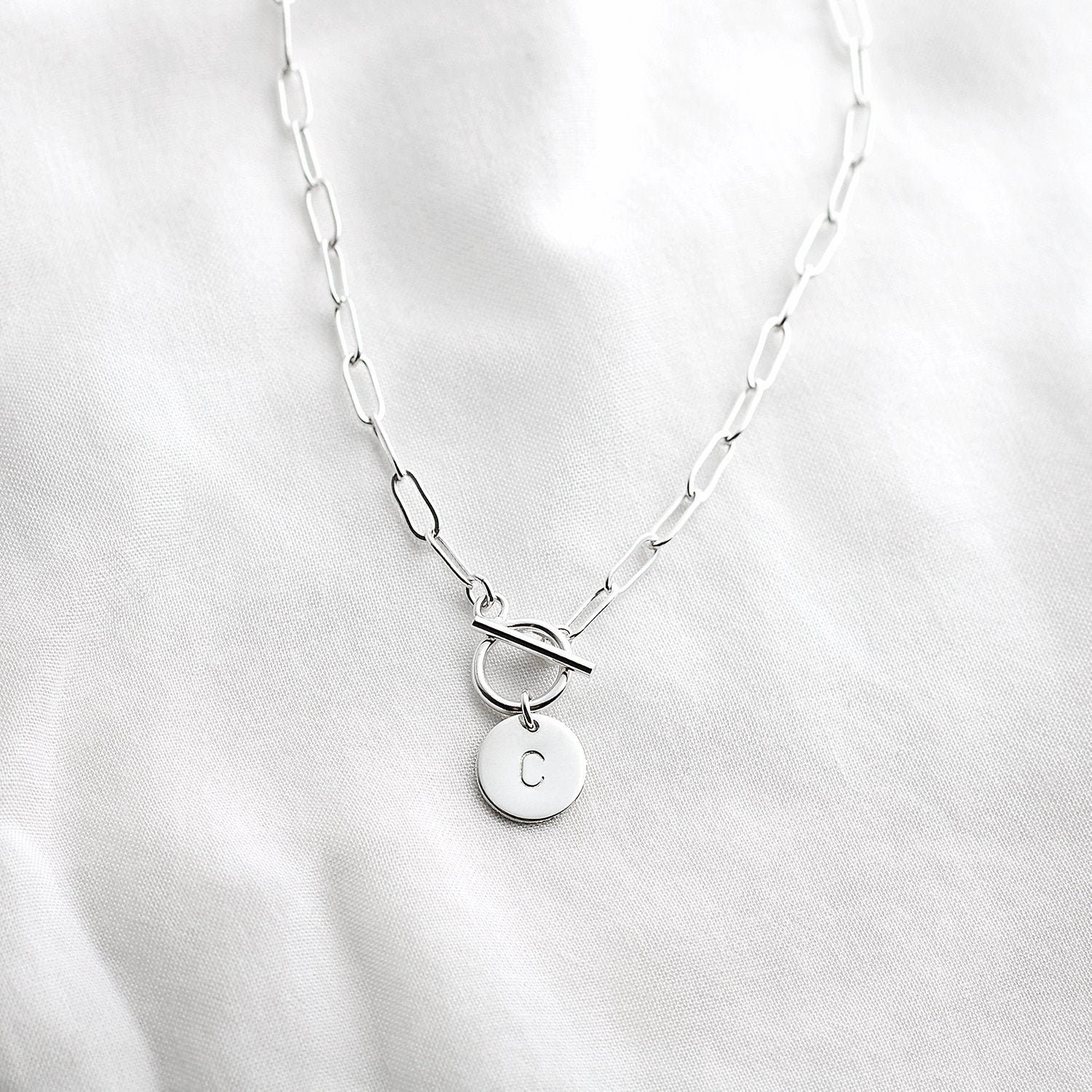 sterling Silber Paperclip Kette Mit Initial - Silberkette Im Querformat Plättchen Rechteck Gliederkette sterling Silber Paperclip Kette Mit Initial - Silberkette Im Querformat Plättchen Rechteck Gliederkette von MinettaJewellery