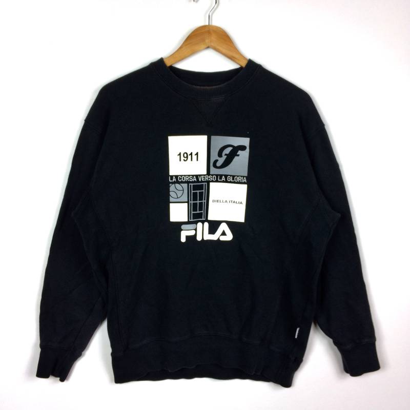 Rarität Jahrgang Fila Biella Italia Großen Logo Crewneck Sweatshirt Schwarz Doppelt Groß von MingsVintageStore