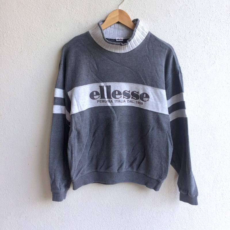 Selten Vintage Ellesse Big Logo Stickerei Spellout Sweatshirt Grau Farbe Medium Size Selten Vintage Ellesse Big Logo Stickerei Spellout Sweatshirt Grau Farbe Medium Size von MingsVintageStore