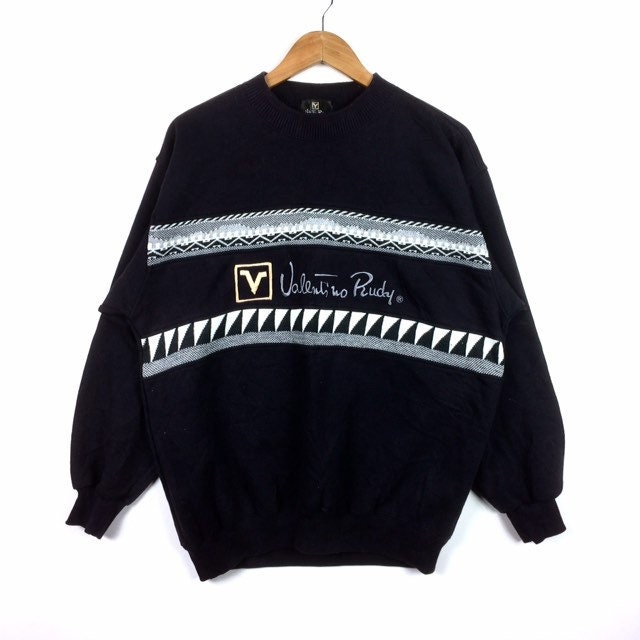 Selten Vintage Italian Valentino Rudy Big Logo Stickerei Sweatshirt Double Large Size Black Colour Selten Vintage Italian Valentino Rudy Big Logo Stickerei Sweatshirt Double Large Size Black Colour von MingsVintageStore