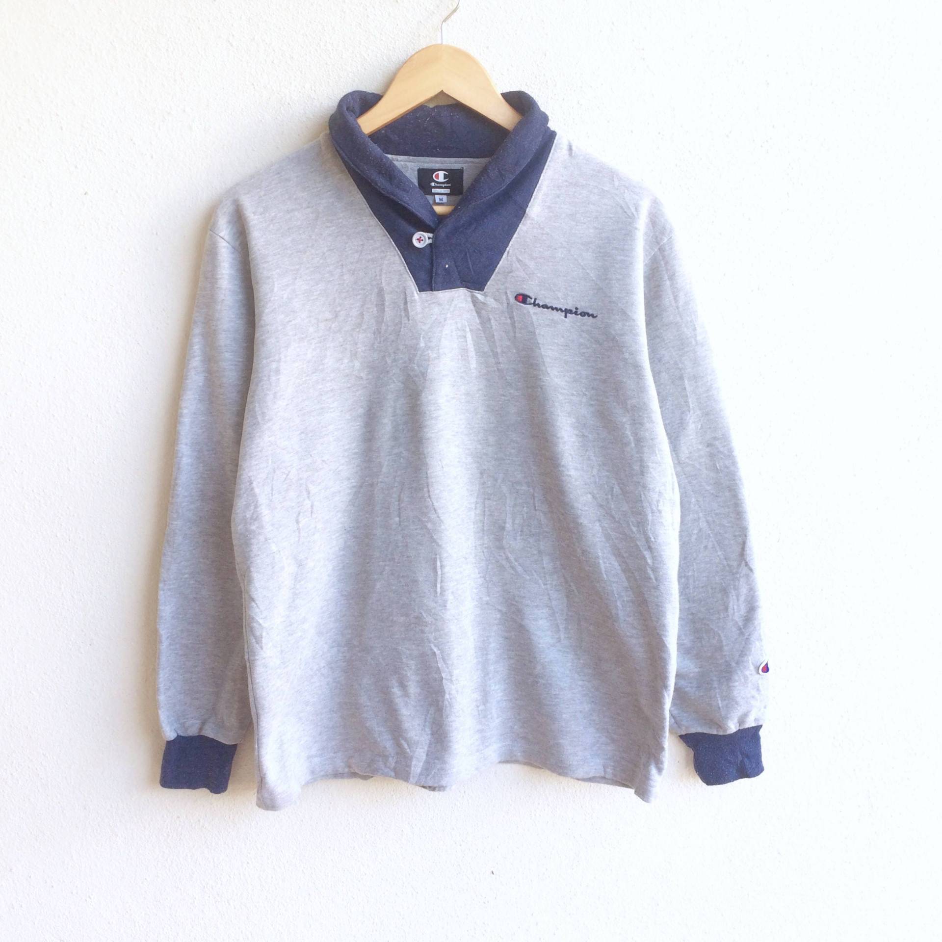 Vintage 90Er Jahre Champion Kleines Logo Sweatshirt Grau Farbe Mittlerer Größe von MingsVintageStore