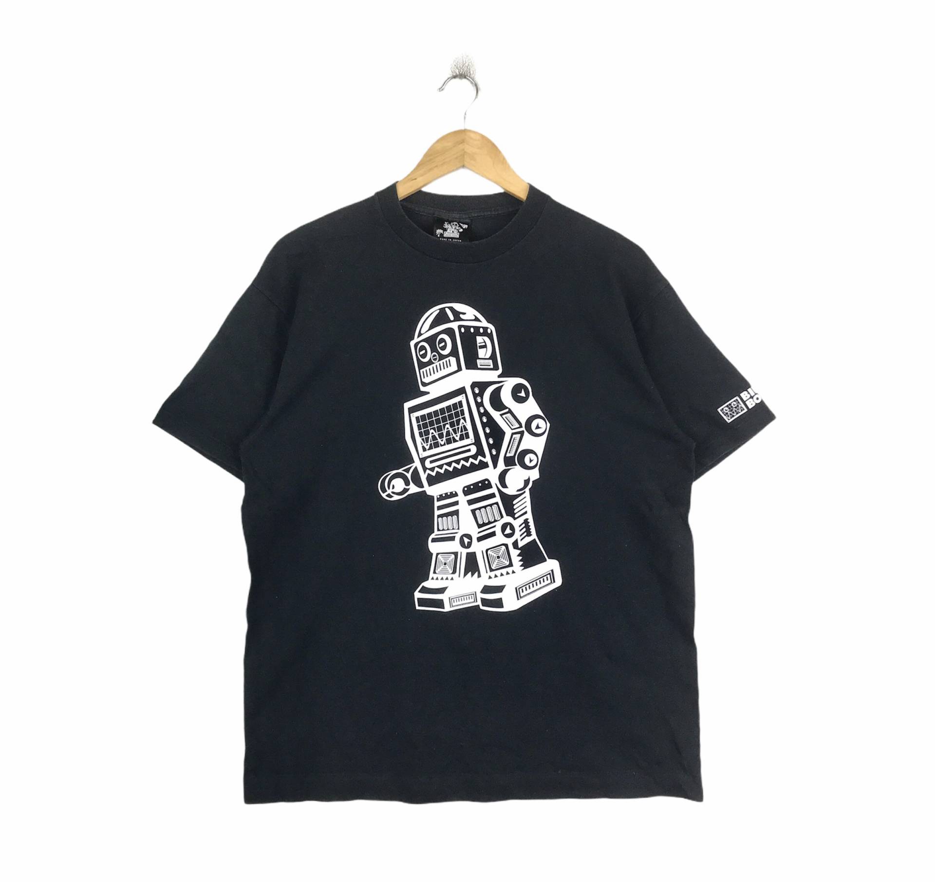 Von Nigo Und Pharrel Williams Milliardär Jungs Club Made in Japan T-Shirt Großformat von MingsVintageStore