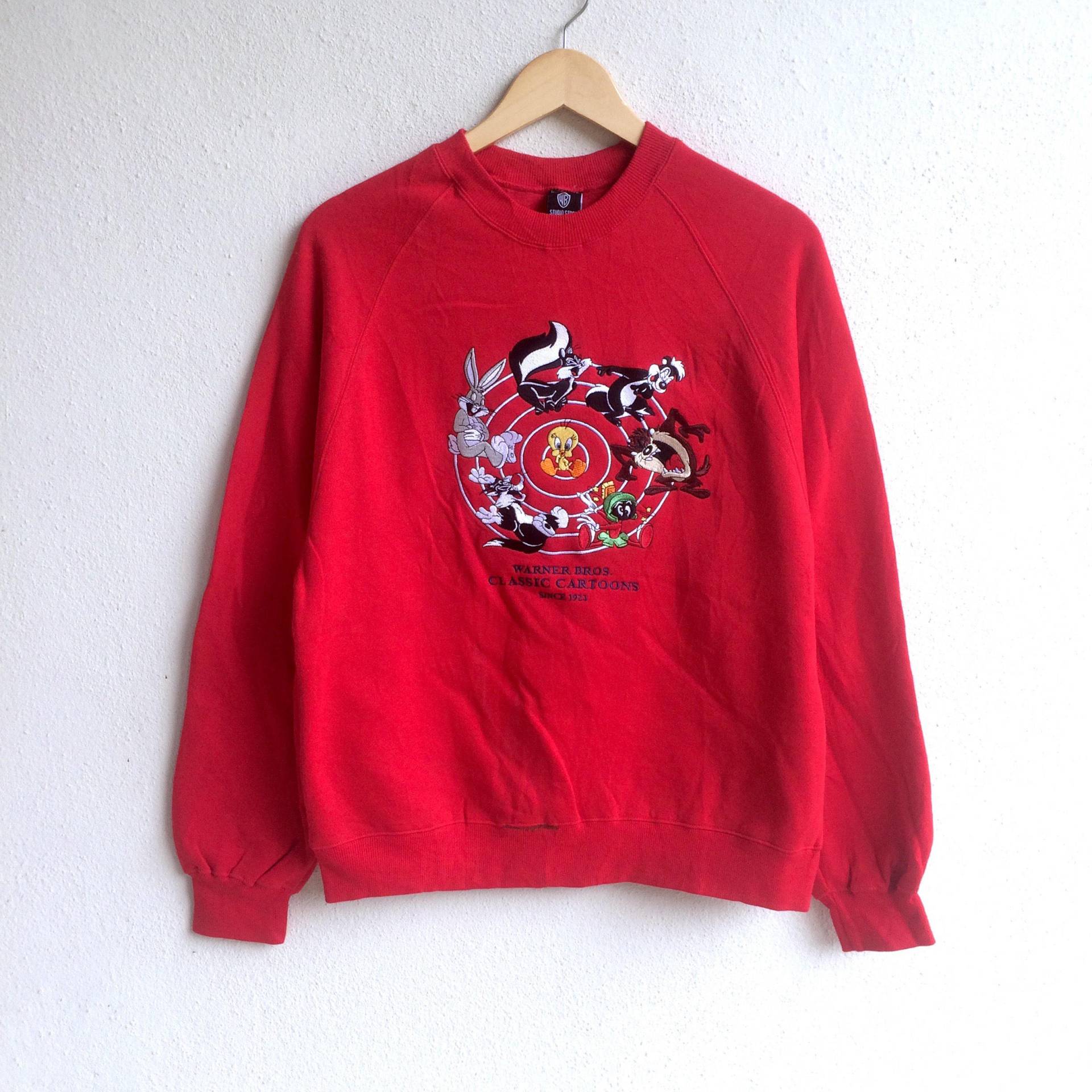 Warner Bros The Famous Studio Store Warner Bros Classic Cartoon Big Logo Sweatshirt Rot Farbe Extra Klein von MingsVintageStore