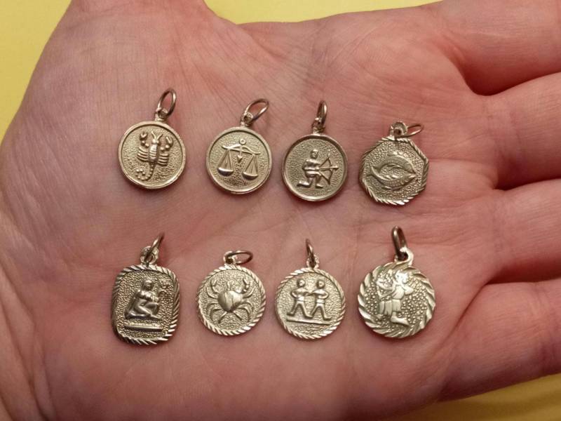 Sterling Silber Vintage Anhänger 925 Massiv Kleine Charms Für Schutz Glück Horoskop Sternzeichen Krebs Zwillinge Skorpion Jungfrau von MinhoJewels