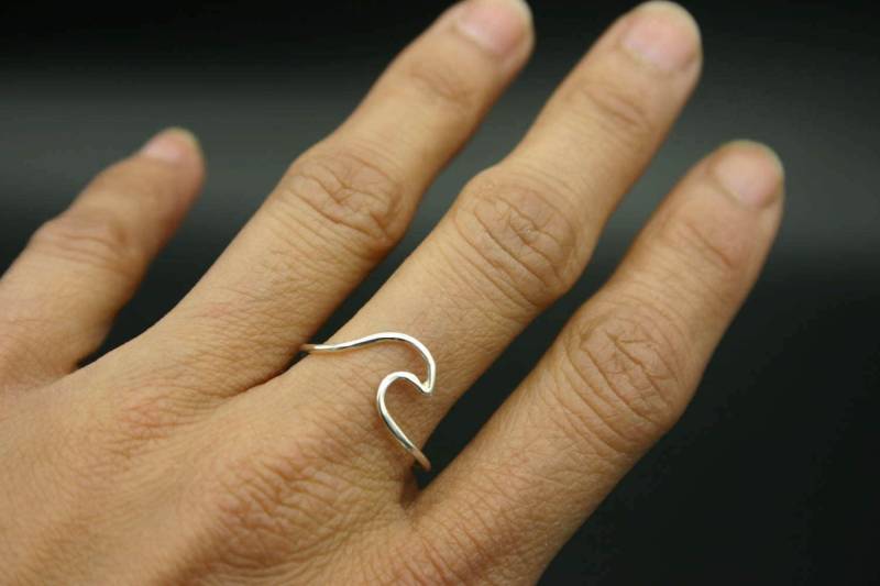 Welle Ring, Midi Sterling Silber Welle, Ringe, Ring Welle Ring, Midi Sterling Silber Welle, Ringe, Ring von MiniAtelierNY