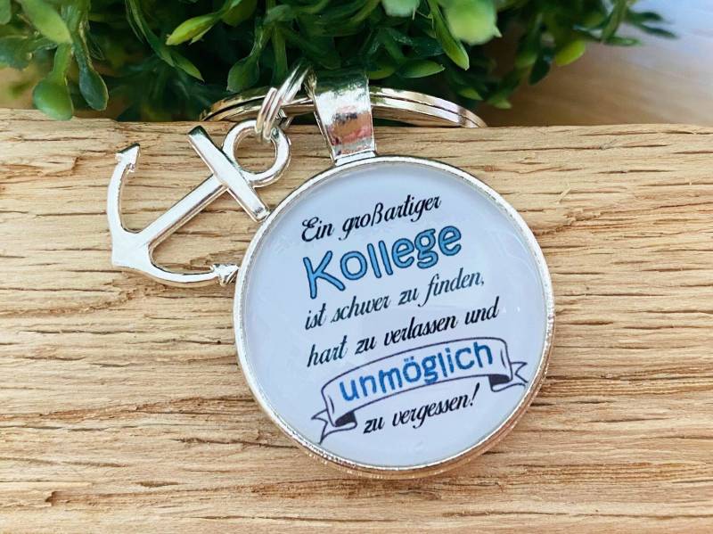Ein Großartiger Kollege... Geschenk Abschied Danke Anker Schlüsselanhänger Cabochon Spruch von MiniGeschenk