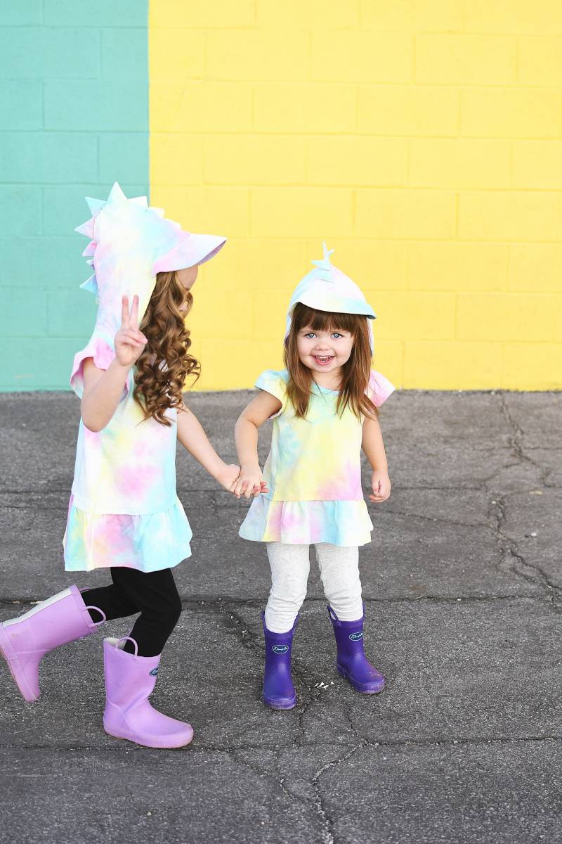 Mittelgroßes 7T 8T Dino Cotton Candy Batiken Mädchen Tank Top, Dinosaurier Hoodie, T Rex, Spikes, Dino, Hoodie Mit Sonnenhut von MiniJiji
