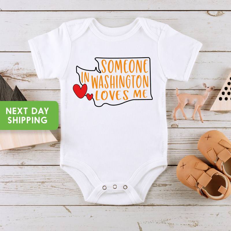 Jemand in Washington Liebt Mich Body®, Baby Geliebtes State Body® von MiniLolStore