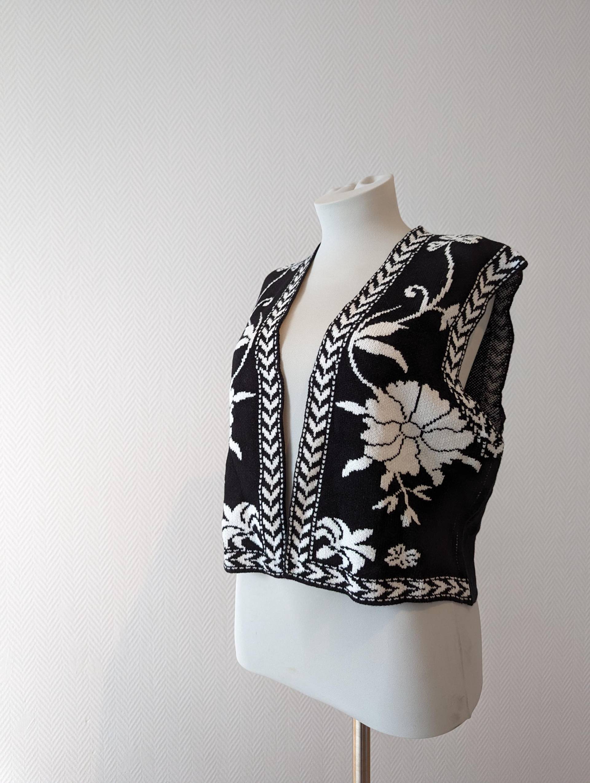 Schicke Blumen Weste Accessoire Sommer Boho Xs-Xl Damenmode Baumwolle Schwarz von MiniMayShopDE