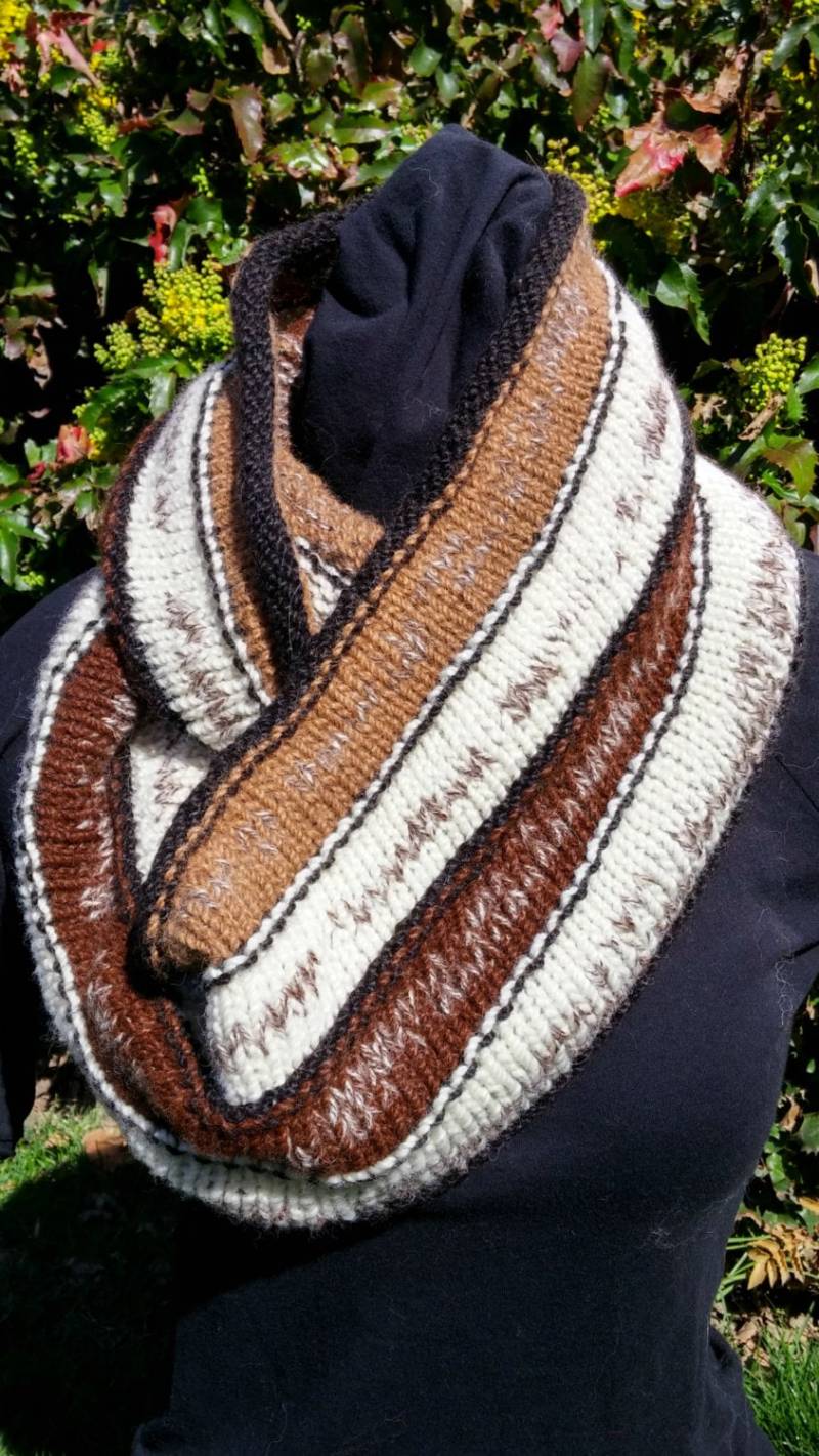 Gestreifte Hand-Gesponnene Merinowolle & Alpaka-Infinity-Schal von MiniPurlHandknits