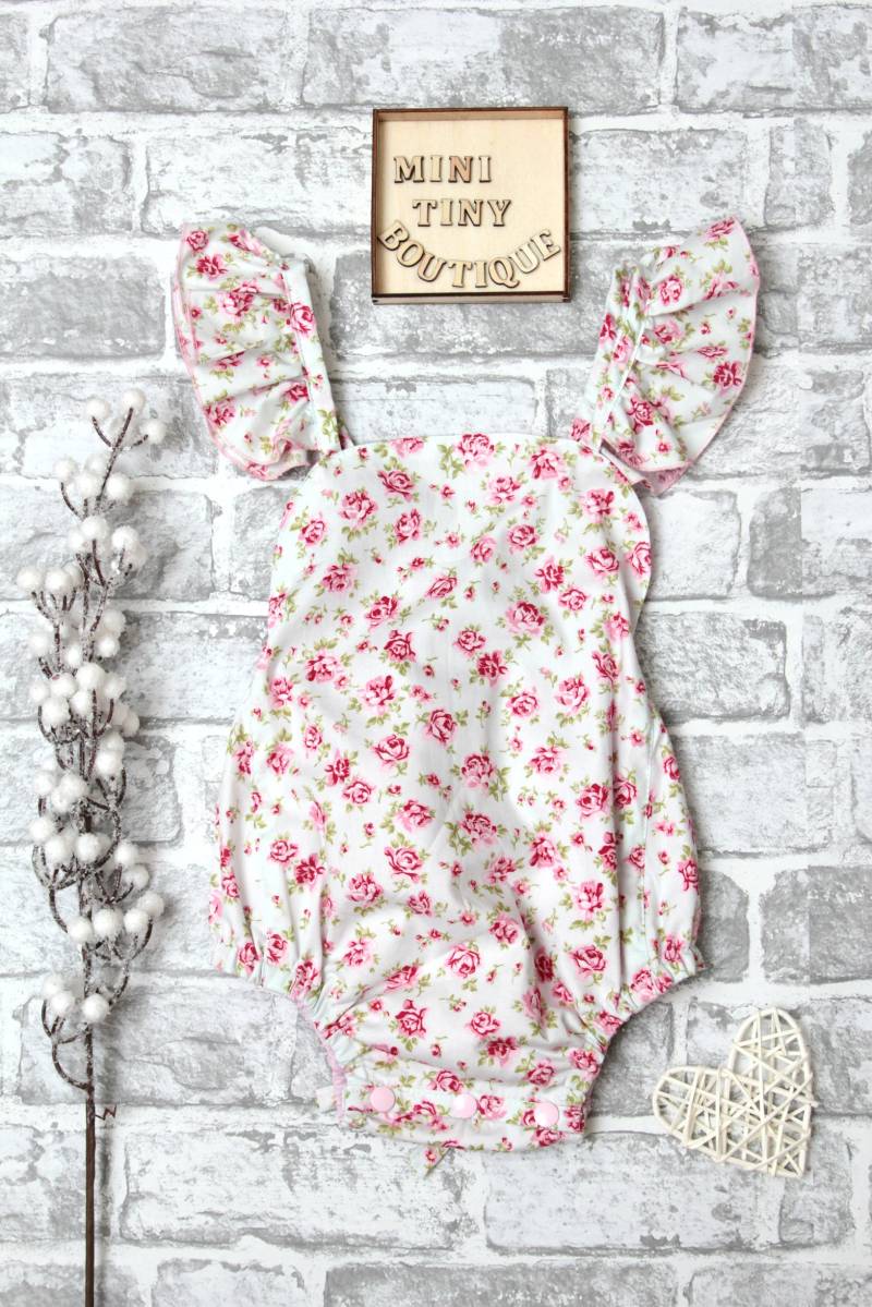 Floral Baby Mädchen Strampler/Rüschen Po Trägerkleid Bubble Romper Ostern Baby Baby-Dusche-Geschenk Weiß Rot von MiniTinyBoutique