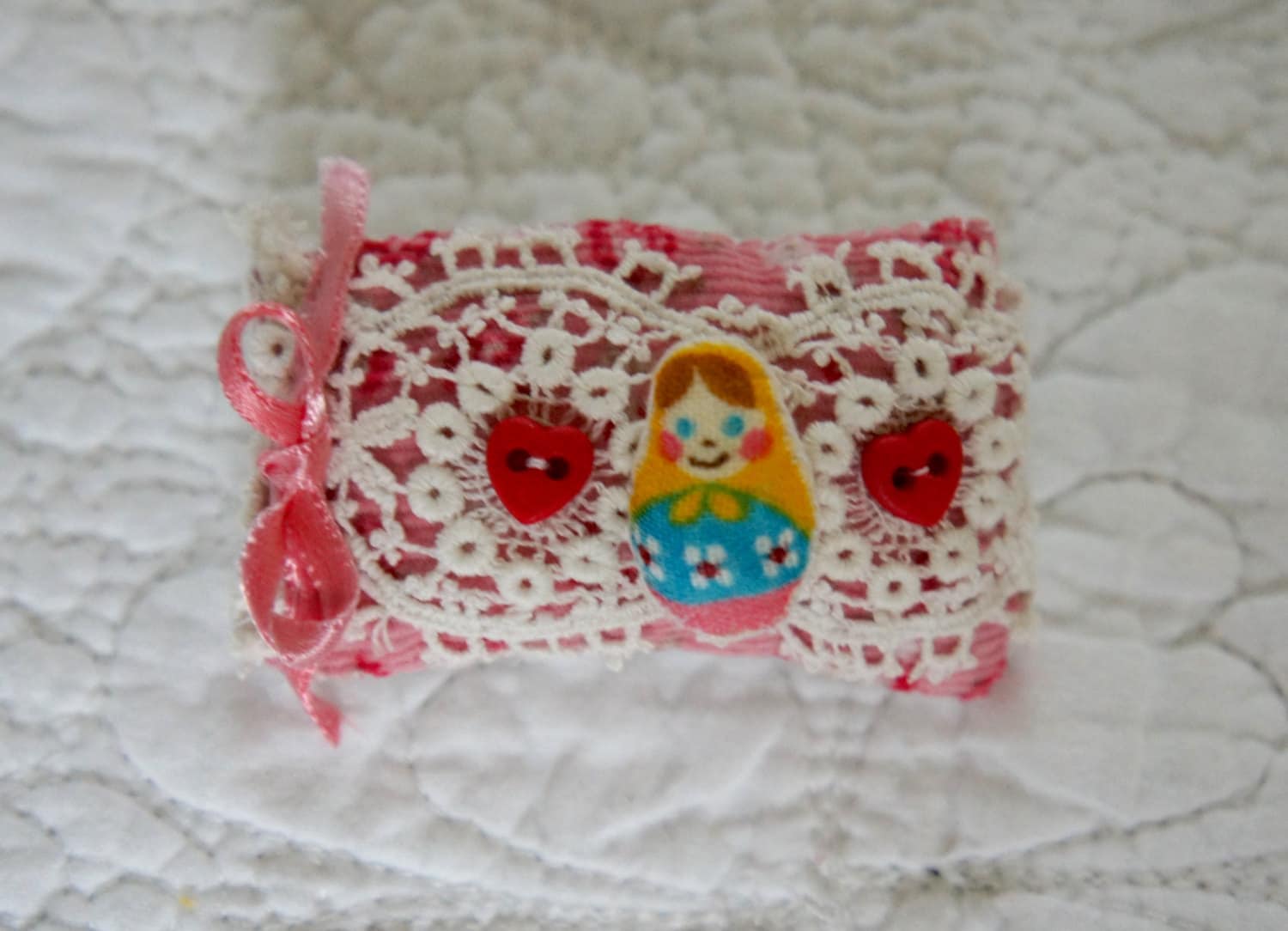 Süß, Handgefertigt, Matroyska, Russisch, Puppe, Knopf, Vintage, Spitze, Und, Band, Schleife, Stoff, Brosche, Pin, Abzeichen, Schmuck, Geschenk von MiniatureImaginarium