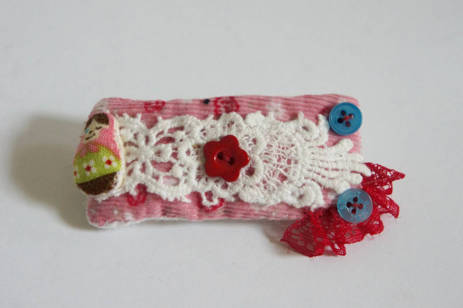 Süß, Handgefertigt, Matroyska, Russisch, Puppe, Knopf, Vintage, Spitze, Und, Band, Schleife, Stoff, Brosche, Pin, Abzeichen, Schmuck, Geschenk von MiniatureImaginarium