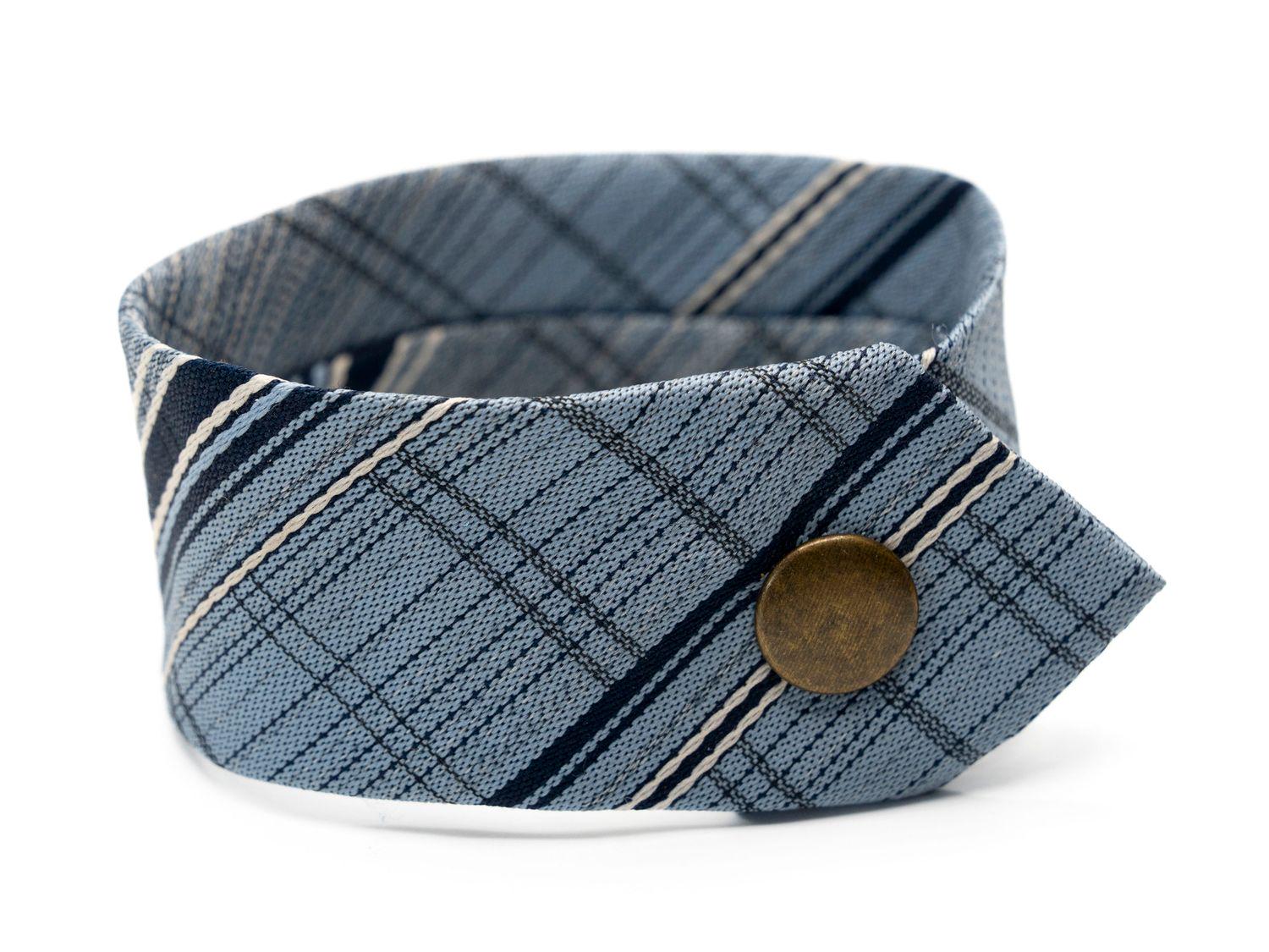 Armband Krawatte Upcycling Handmade Vintage Band Druckknopf Kinder Teens Blau Xs Armband Krawatte Upcycling Handmade Vintage Band Druckknopf Kinder Teens Blau Xs von Miniblings