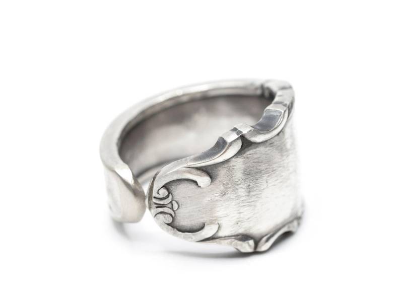 Besteckring Unikat Ring Aus Antikem Löffel Hergestellt Miniblings Upcycling Br22 Besteckring Unikat Ring Aus Antikem Löffel Hergestellt Miniblings Upcycling Br22 von Miniblings