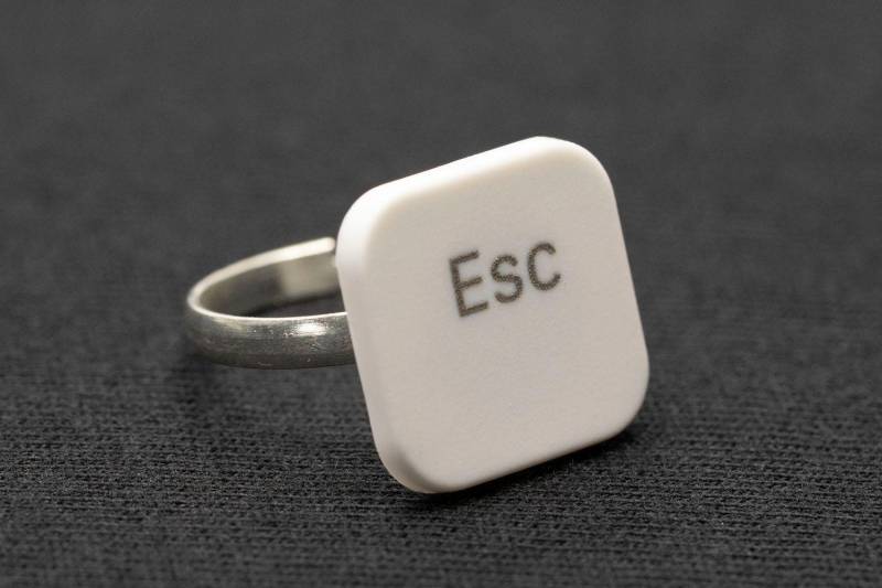 Esc Taste Ring Miniblings Tastaturring Pc Zeichen Computer Tastatur Weiß von Miniblings