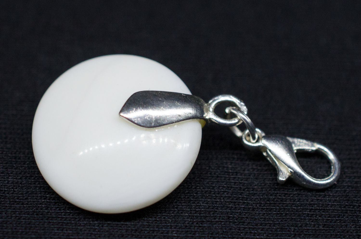 Go Spielstein Charm Anhänger Zipper Armband Miniblings Schach China Stein Weiß von Miniblings