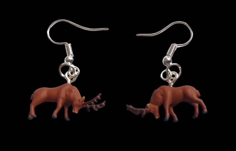 Hirsch Ohrringe Hirschohrringe Damwild Wald Jäger Geweih Nach Unten Schauend von Miniblings