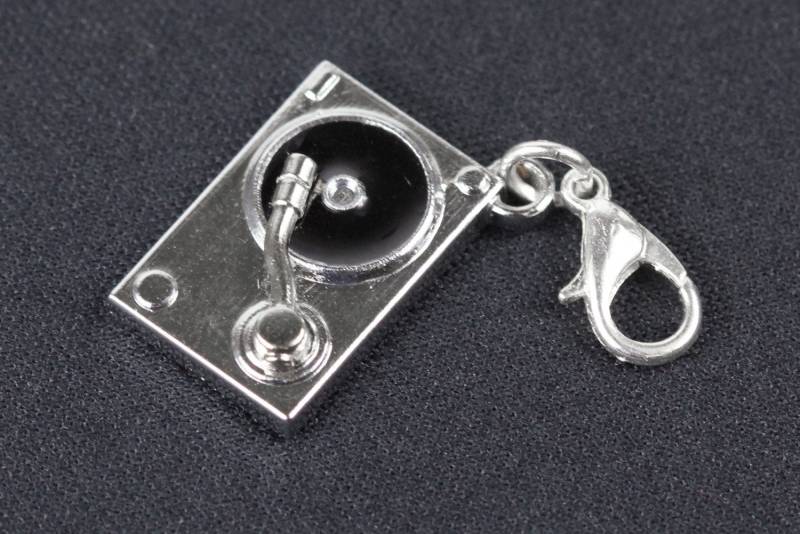 Plattenspieler Schallplatte Turntables Dj Charm Disko Musik Anhänger Miniblings von Miniblings