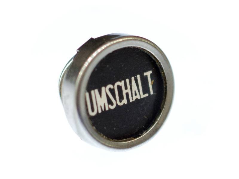 Schreibmaschinentaste Brosche Miniblings Anstecker Button Umschalt Schwarz von Miniblings