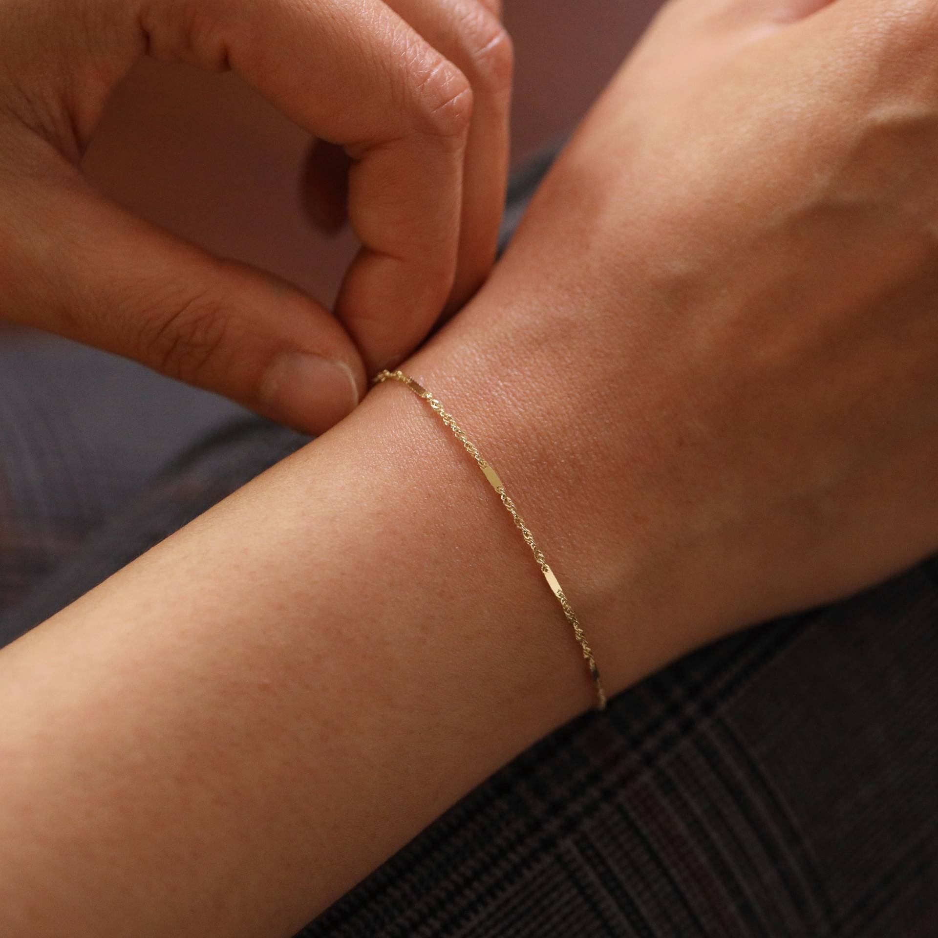 Singapur Kette Mit Bar Detail, Gold Ketten Armband, 14K Massivgold Einfaches Schichtung Schmuck von MinimalAllure