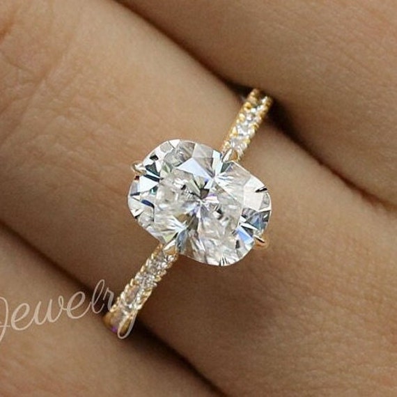 2, 5 Ct Kissenschliff Moissanit Verlobungsring, Versteckter Halo Unikat Länglicher Kissen Moissanit, Kattrin Solitär Ring, Trauring, Frauen von MinimalJewelryAndCo