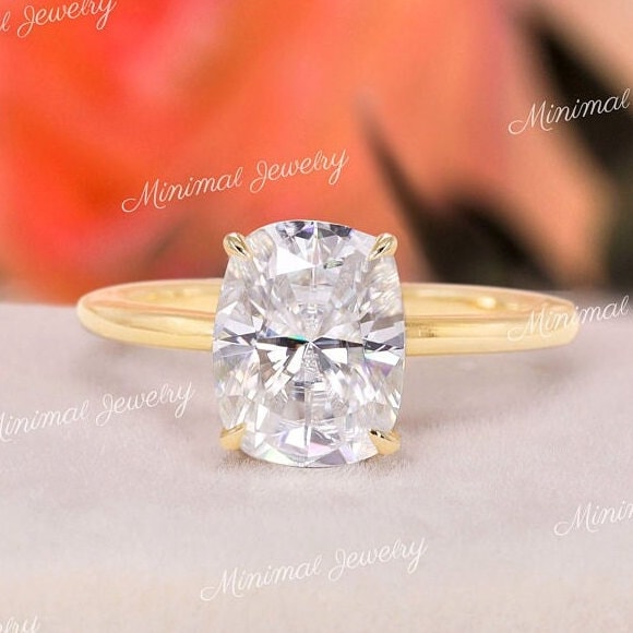 2.5 Ct Kissenschnitt Moissanit Verlobungsring, Längliches Kissen, Solitär Ring, 14K, Klassisch, Schlichter Verlobungsring, Ehering von MinimalJewelryAndCo