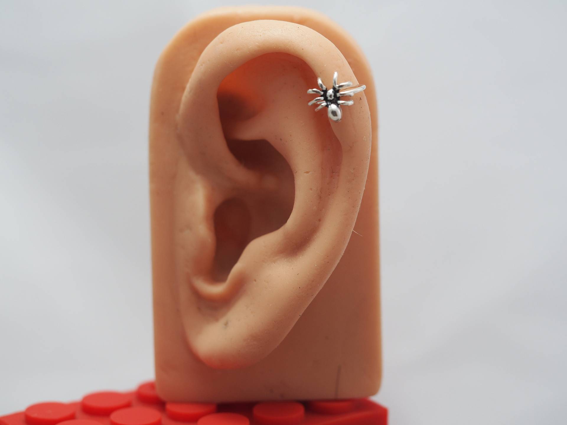 Spinne Helix Ohrring Sterling Silber Insekt Knorpel Piercing Spinne Helix Ohrring Sterling Silber Insekt Knorpel Piercing von MinimalJewelrybyJK