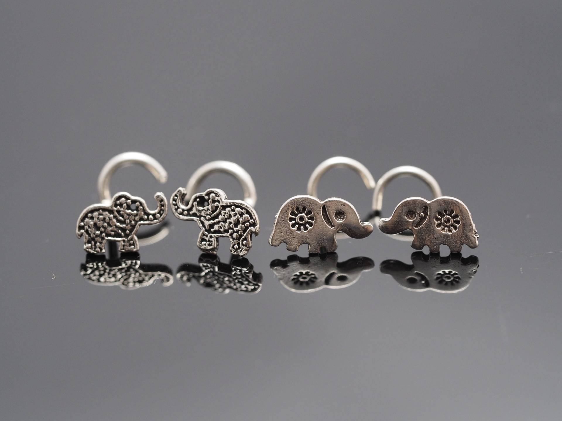 sterling Silber Elefant Nasenstecker 18, 20 Gauge, Oxidiertes Detail sterling Silber Elefant Nasenstecker 18, 20 Gauge, Oxidiertes Detail von MinimalJewelrybyJK