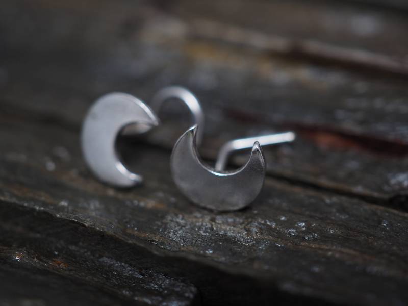 sterling Silber Halbmond Nasenstecker 18, 20 Gauge Piercing von MinimalJewelrybyJK