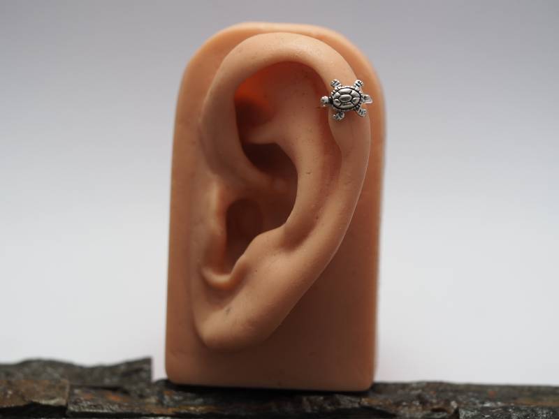 sterling Silber Schildkröte Helix Ohrring 20G, 18G Knorpel Piercing sterling Silber Schildkröte Helix Ohrring 20G, 18G Knorpel Piercing von MinimalJewelrybyJK