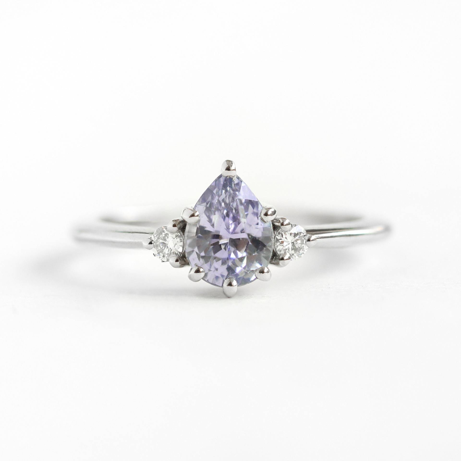 Birne Lavendel Saphir Ring Drei Stein Diamant Mit von MinimalVS