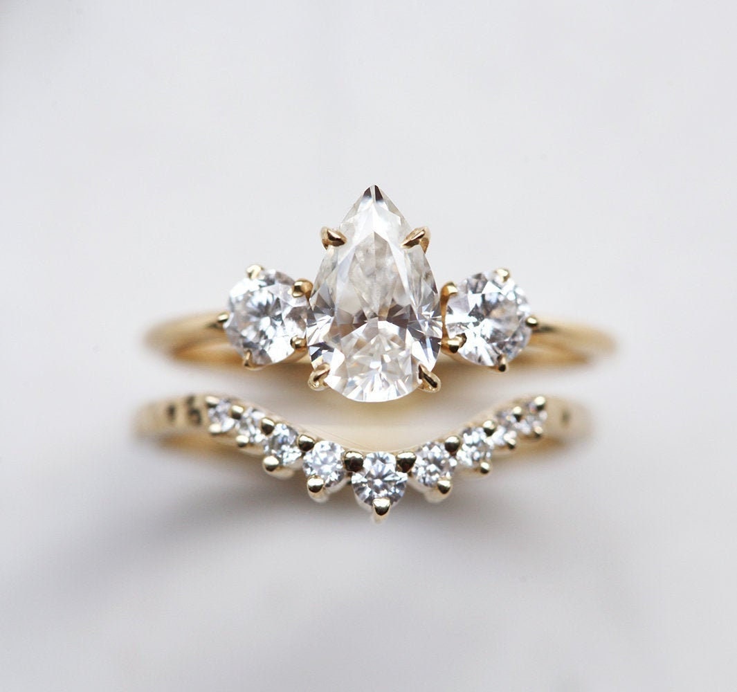 Birne Moissanite Ring, Einzigartiger Verlobungsring, Verlobungsring Und Ehering, Diamant Ehering von MinimalVS