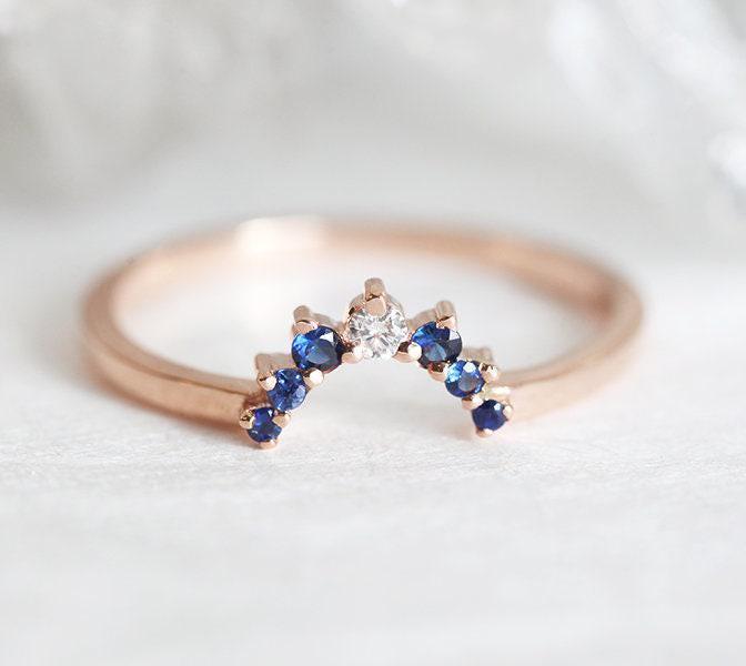 Blauer Saphir Ehering, Sapphire Diamant Ring, Geschwungener Ehering Mit Blauen Saphiren von MinimalVS