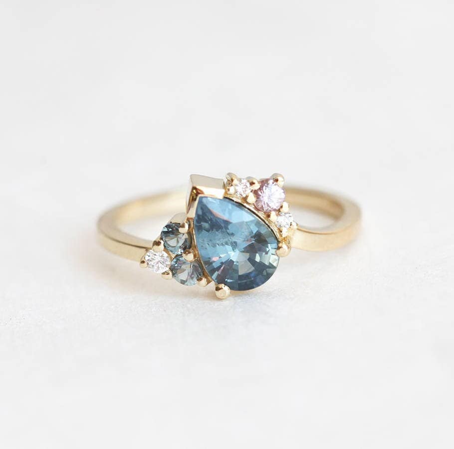 Blauer Saphir Verlobungsring, Verlobungsring Aus 750Er Gelbgold Mit Blauem Und Diamanten In von MinimalVS