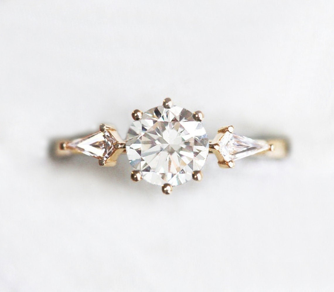 Brillant Geschliffener Diamantring, Diamant Verlobungsring Mit Drachendiamanten von MinimalVS
