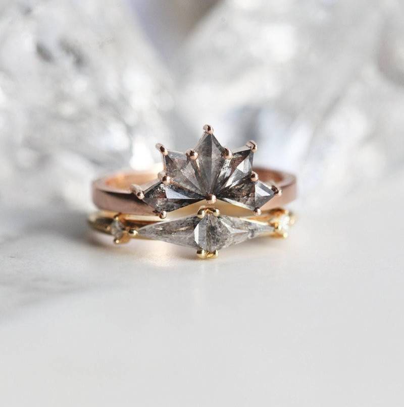 Einzigartiges Salz Und Pfeffer Diamant Ringset, Drachen Diamantring Set, Verlobungsring von MinimalVS