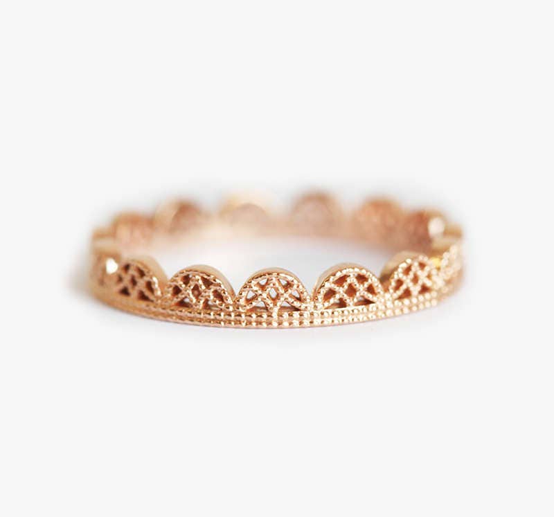 Filigraner Goldring, Rosegold Spitzenband, Zarte Spitze Ehering in 14K Und 18K Gold von MinimalVS