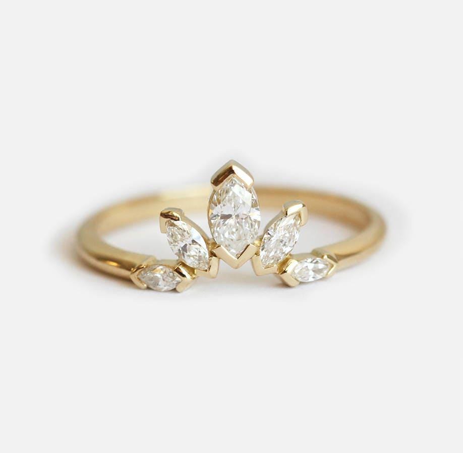 Marquise Diamant Ring, Krone Ehering, Zarter Geschwungener Nesting Blatt Band, Floraler Ring von MinimalVS