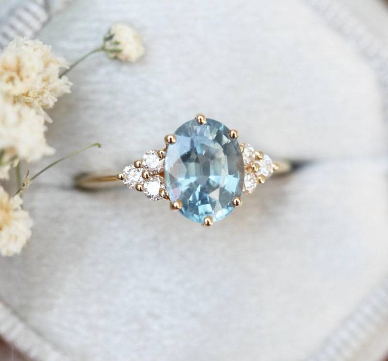Minz Saphir Verlobungsring, Minimalvs Mint Blau Ring, Blau Grüner 2 Karat Oval Diamant von MinimalVS