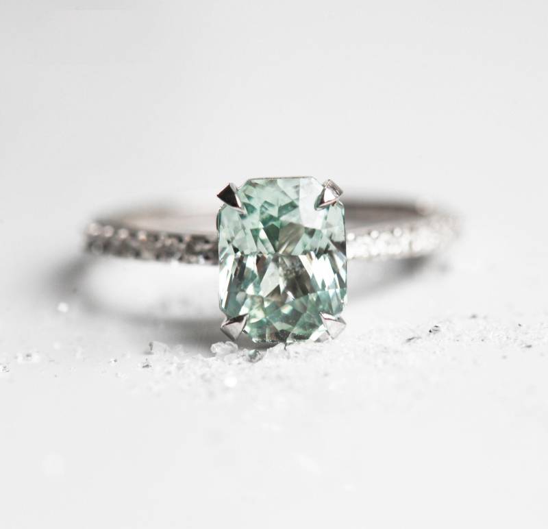 Mint Saphir Verlobungsring, Strahlend Geschnittener Saphirring Mit Diamantenband Mint Saphir Verlobungsring, Strahlend Geschnittener Saphirring Mit Diamantenband von MinimalVS