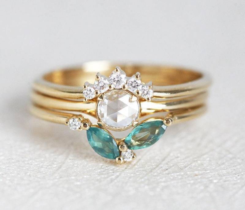 Morgentau-Hochzeitsring-Set, Diamantring Mit Weißer Rosenschliff Und Alexandrit - Diamantbändern, Einzigartiges Dreiring-Set Von Minimalvs von MinimalVS