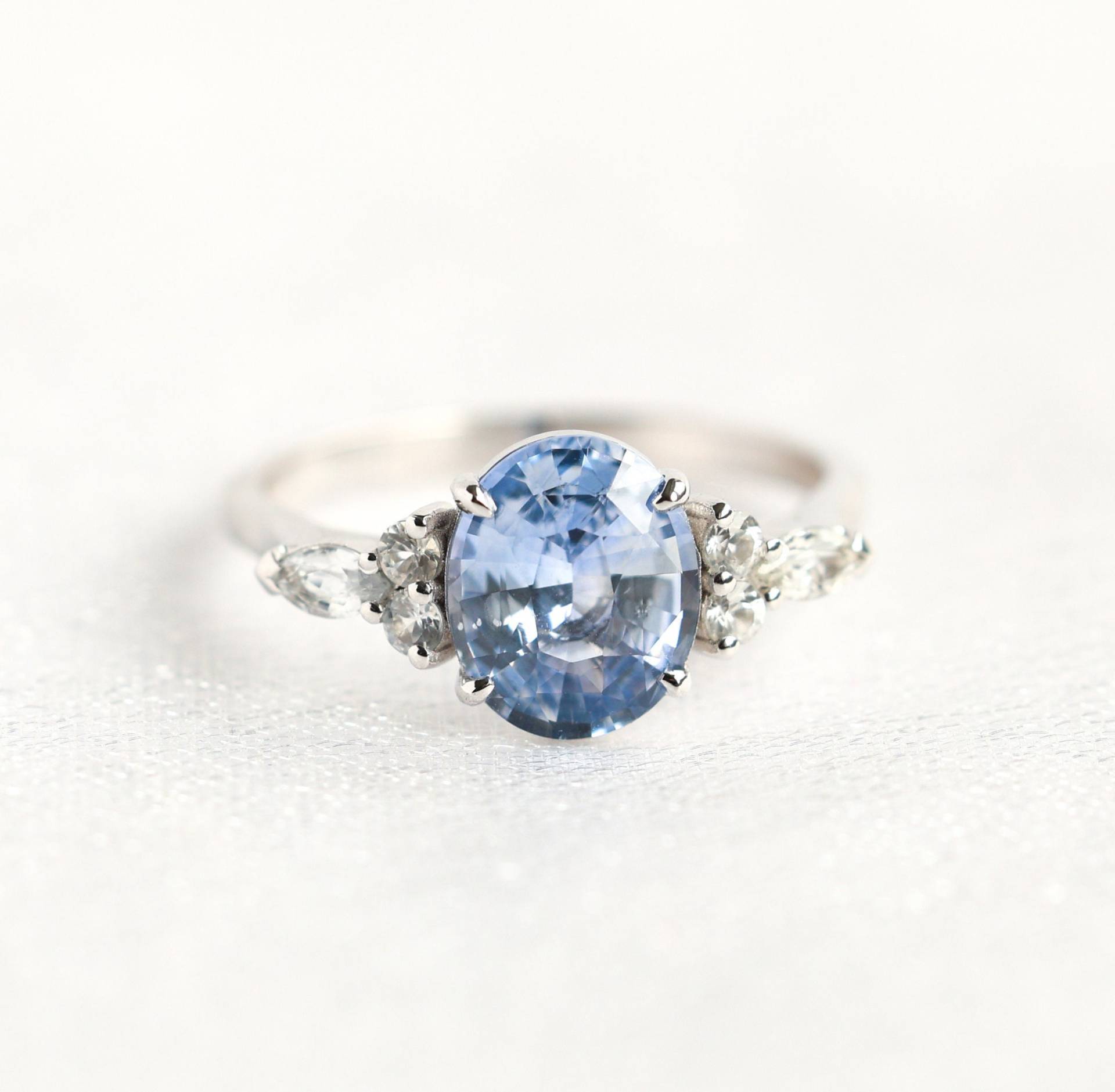 Oval Baby Blau Saphir Ring Diamant Verlobungsring 14K 750Er Rose Weiß Gelbgold von MinimalVS