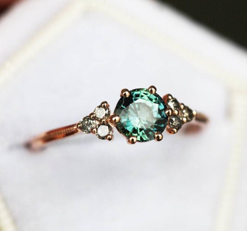 Runder Teal Saphir Cluster Ring/Verlobungsring Salz Pfeffer Diamant Blau Grüner von MinimalVS